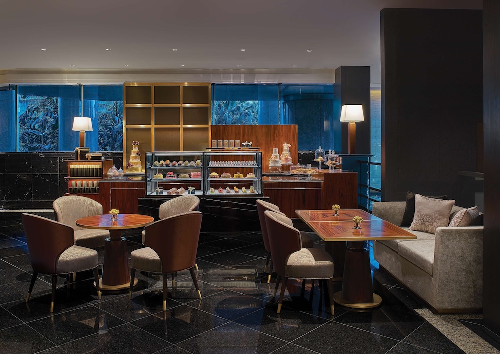 GRAND HYATT HONG KONG 62/69