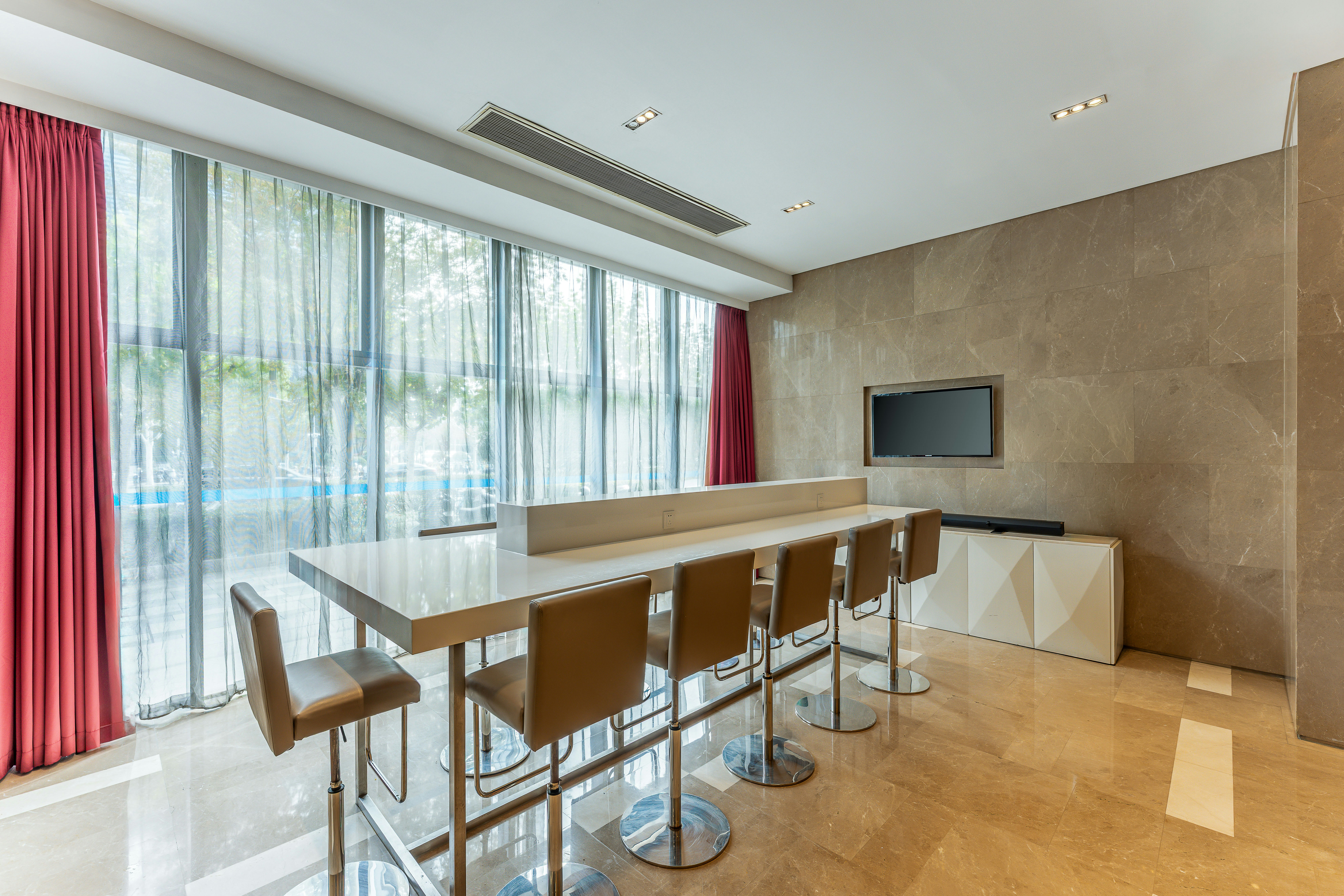 HOLIDAY INN EXPRESS SHANGHAI JINSHA 39/50