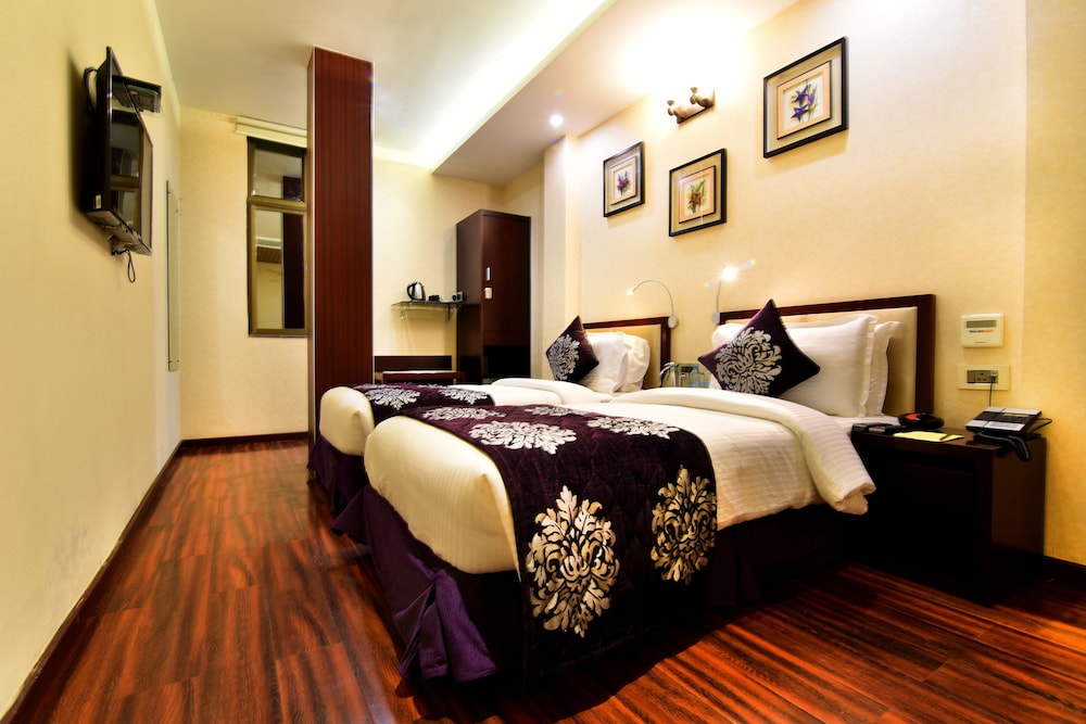 Platinum, Twin Beds