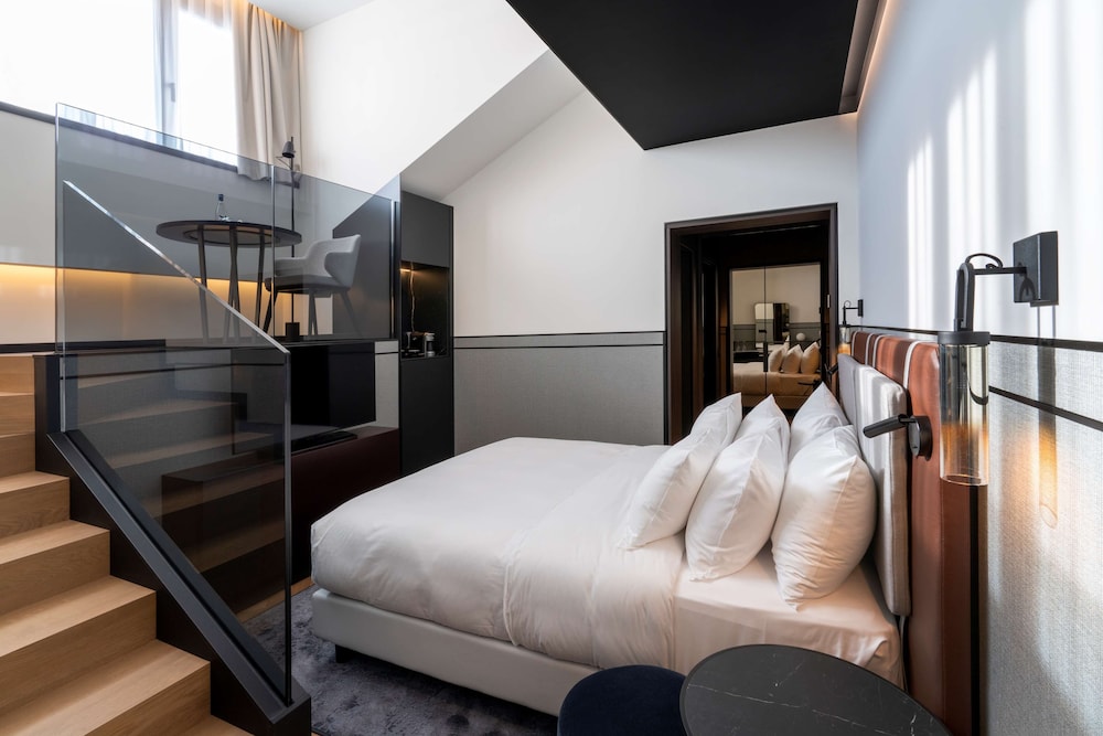 Radisson Collection Hotel, Palazzo Touring Club Milan 20/73