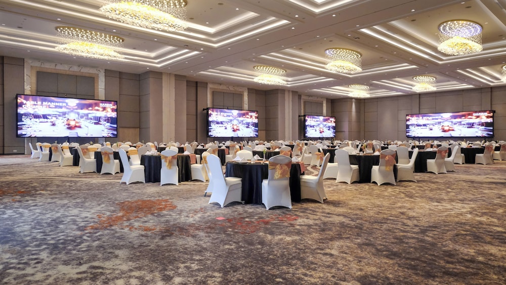 Harris Hotel and Convention Cibinong City Mall Bogor 54/61