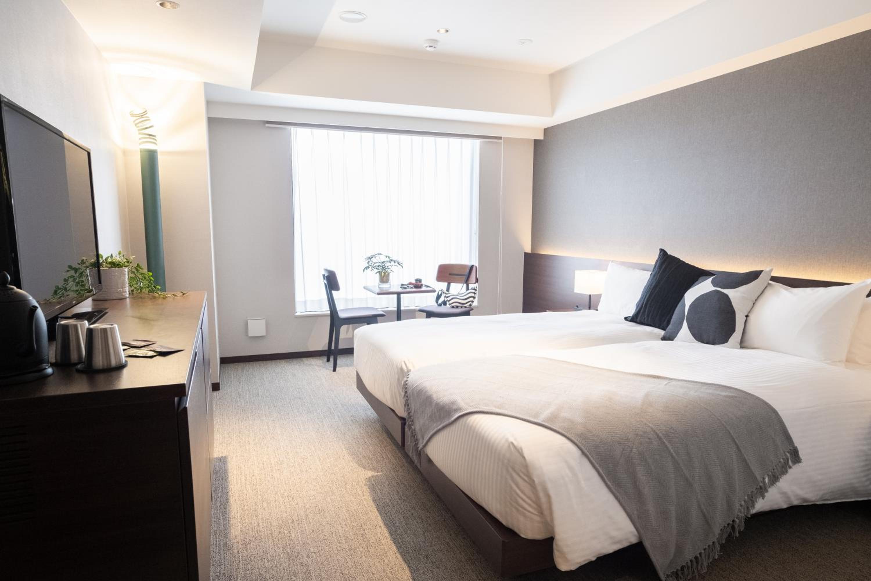 CLASSIC, STUDIO, TWIN BEDS