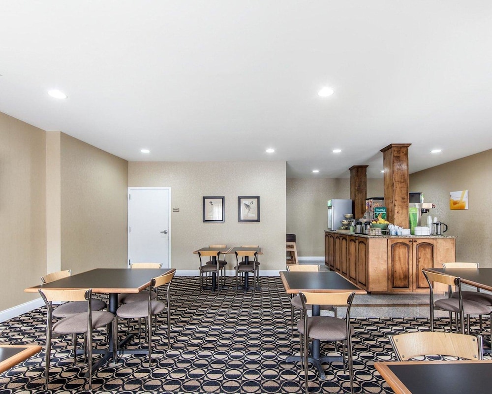 Quality Inn & Suites Bremen, GA 26/37