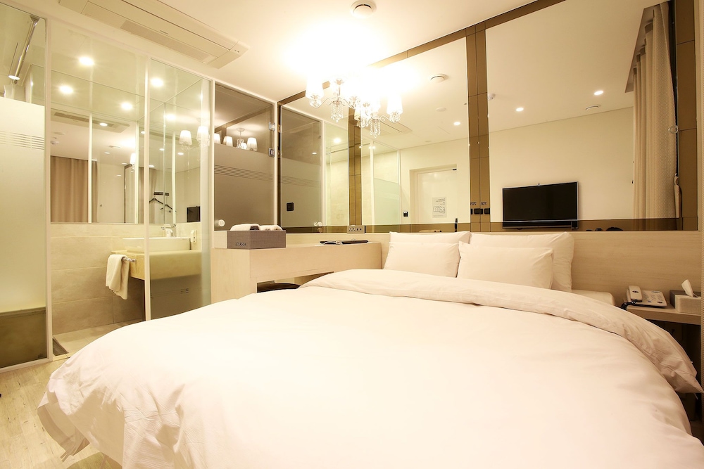 Hotel Lassa 7/66