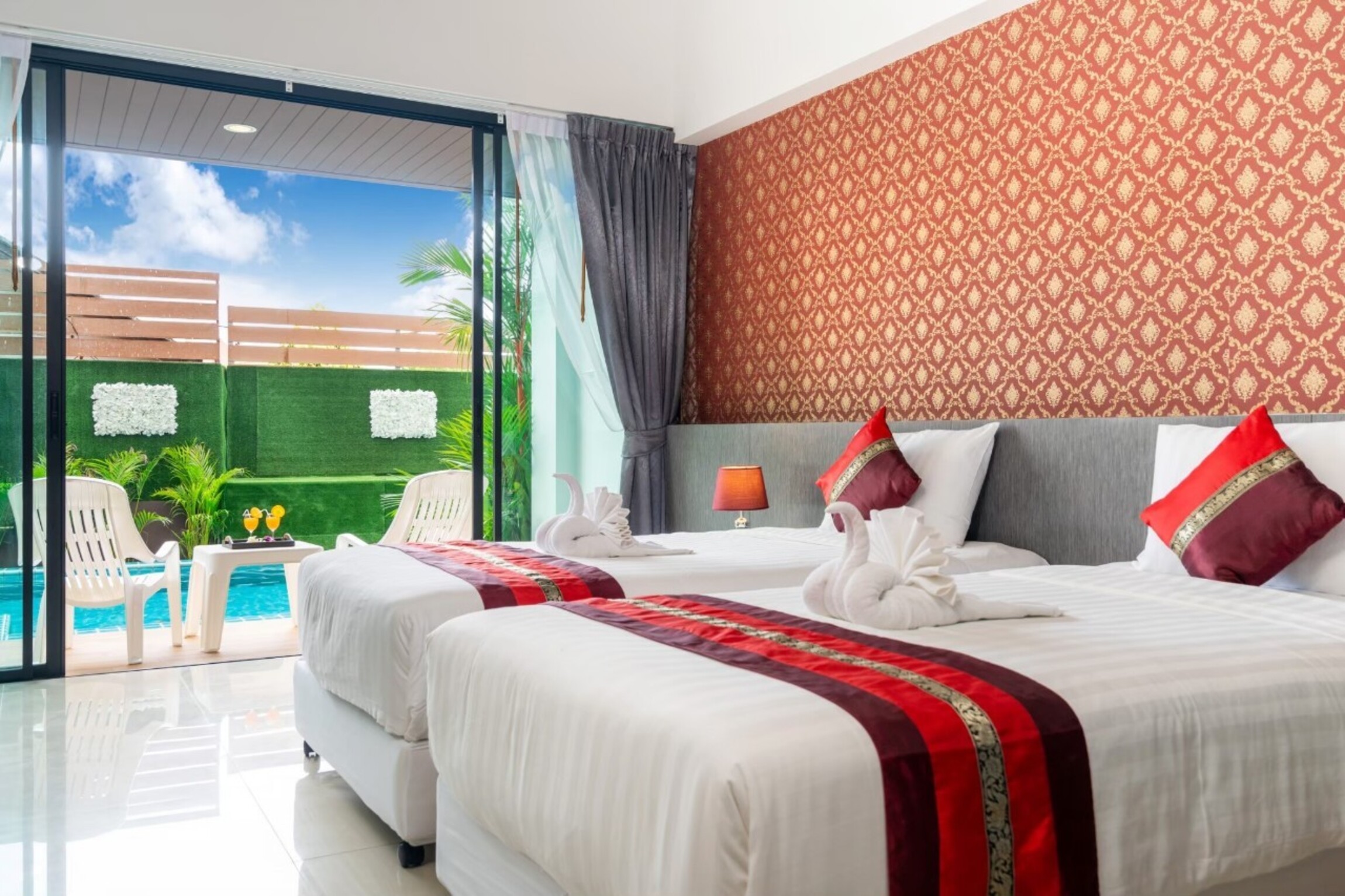 Room, Pool Access