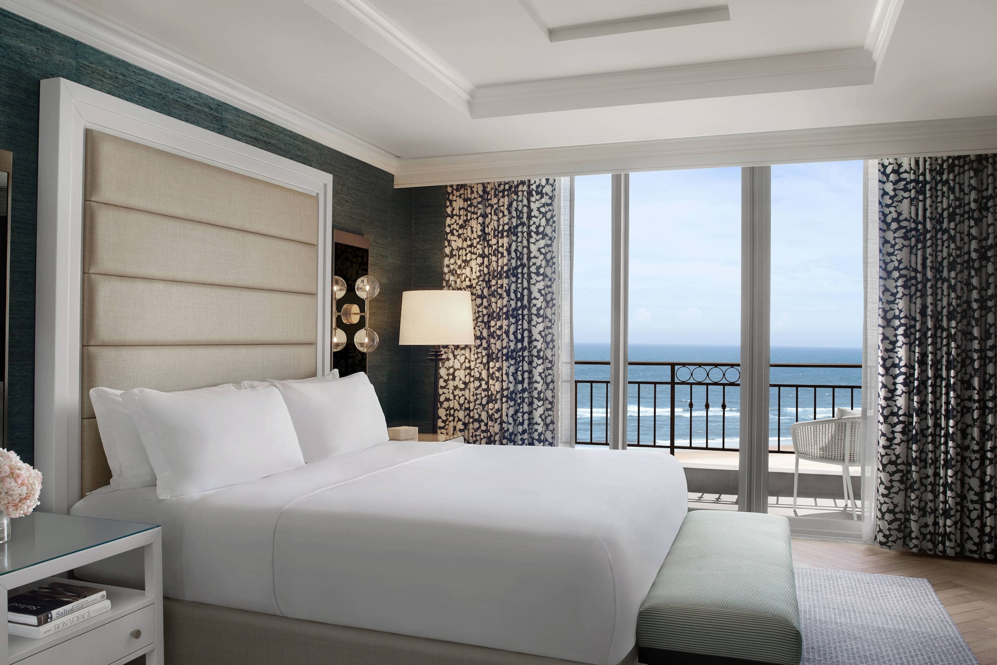 1 Bedroom, Club, Suite, Double Bed, Ocean Front