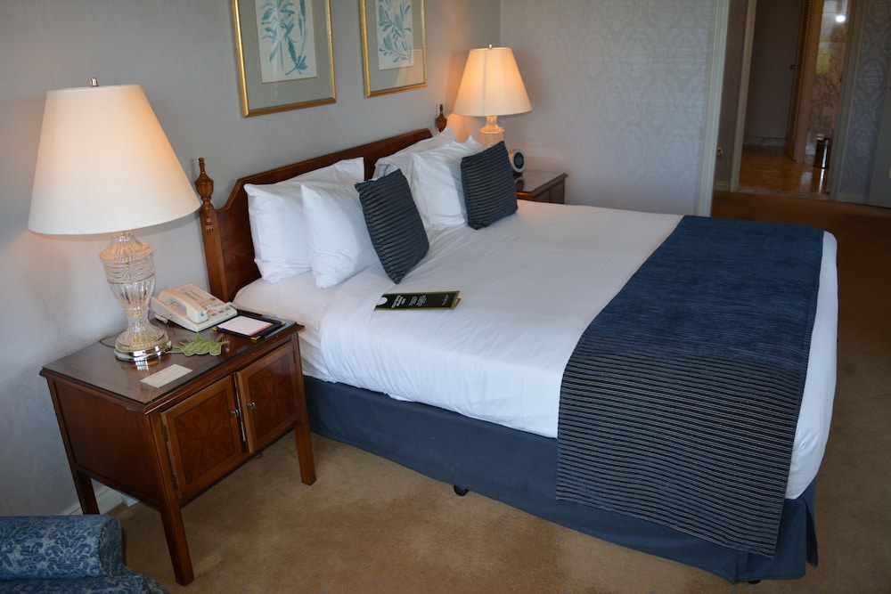 Sir Stamford Circular Quay 13/46