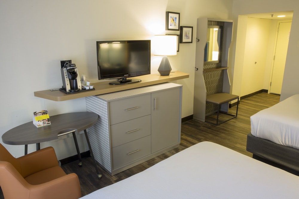 Holiday Inn Orlando International Airport 19/72
