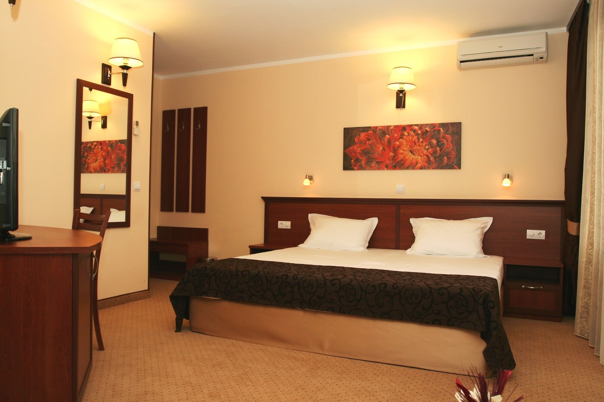 DELUXE, DOUBLE BED, BALCONY