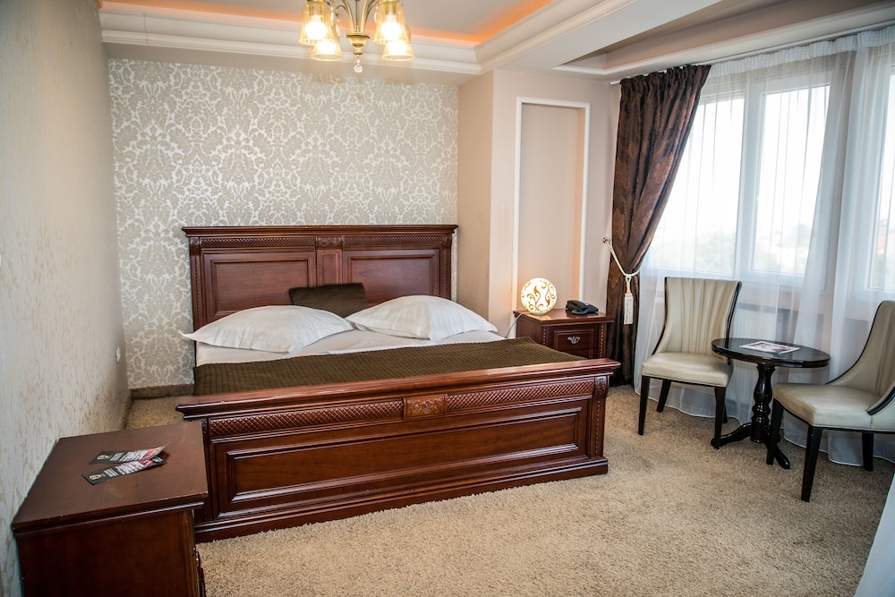 Deluxe, Studio, Suite, King Bed