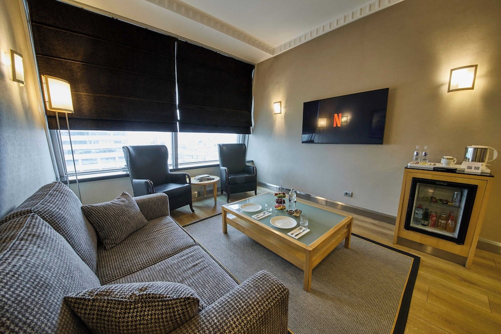 METROPOLITAN HOTEL ANKARA 46/67