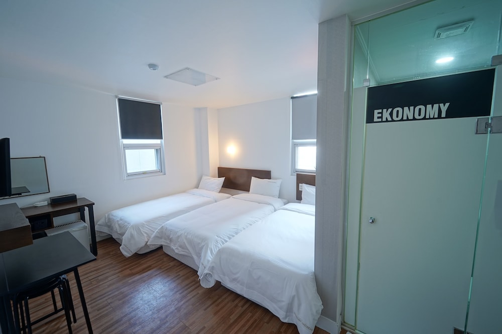 EKONOMY HOTEL HAEUNDAE 38/66