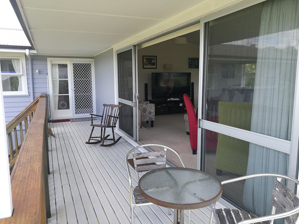 Geyser Lookout BnB 25/50