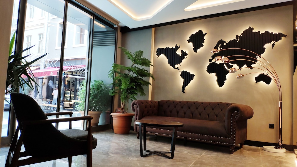 Triada Hotel Karakoy 44/65