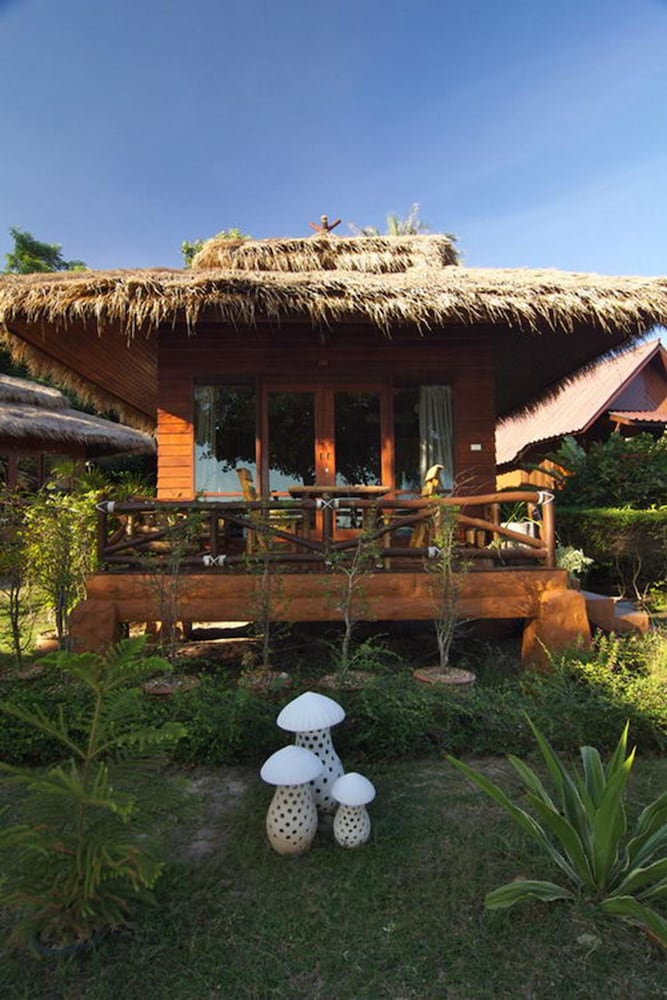Palm Leaf Resort 48/54