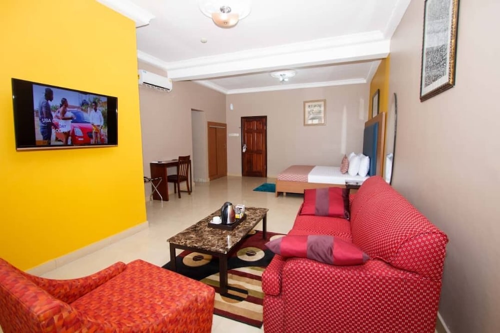 Prestige Suites 15/35