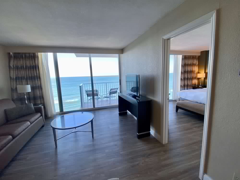 Radisson Suite Hotel Oceanfront 41/64