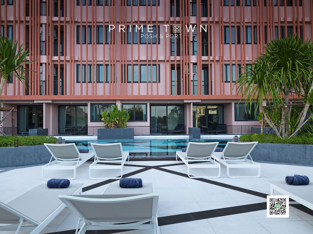 PRIME TOWN - Posh & Port Hotel PHUKET in Wichit