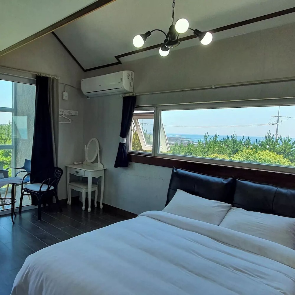 Wind House photo5