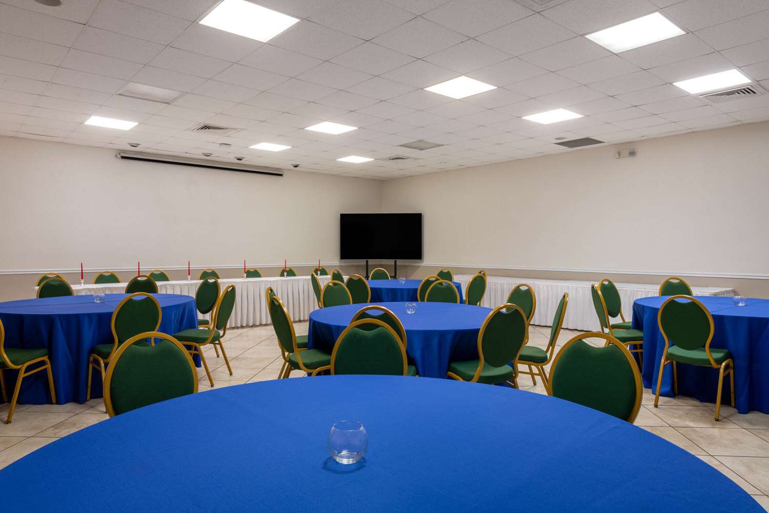 Ramada by Wyndham Kissimmee Gateway 25/34