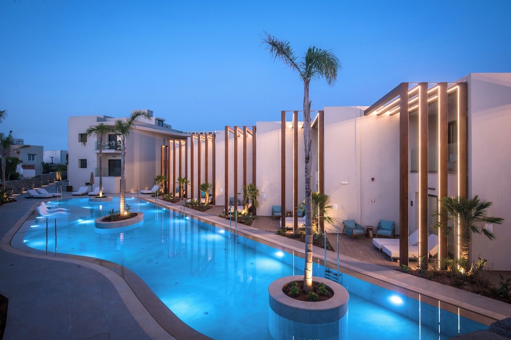 Noble Hotel Suites 42/50