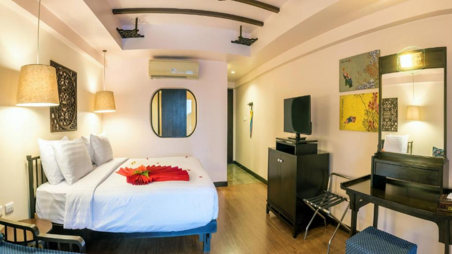 Deluxe, Double or Twin Bed, Pool Access