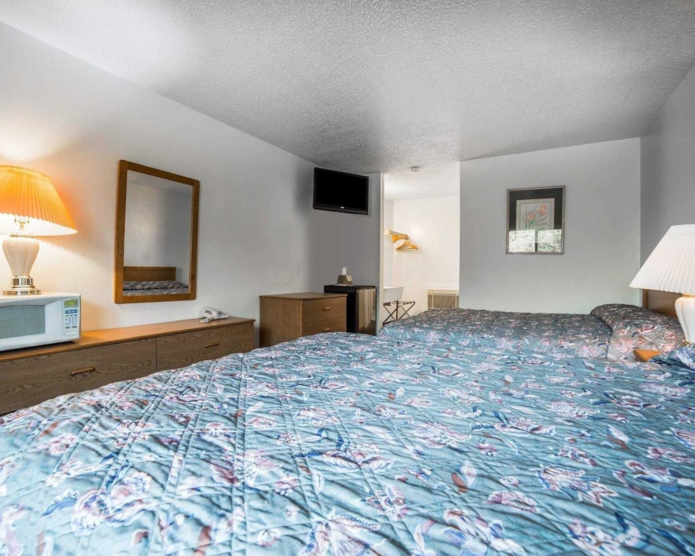 Rodeway Inn & Suites Arlington OR 15/29