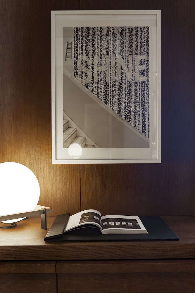 Kozmo Hotel Suites and Spa photo5