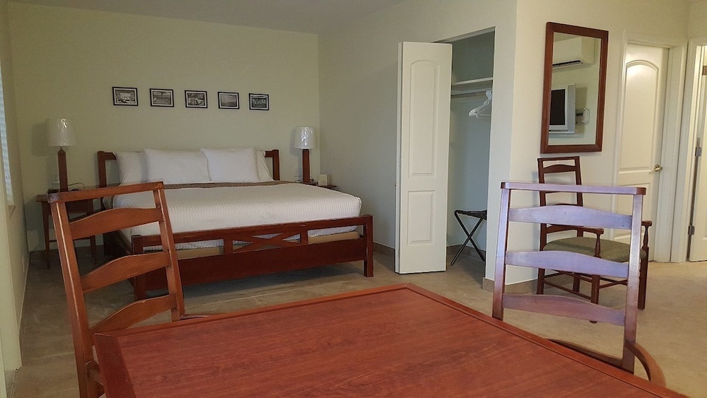 Le Cabanon Motel 15/50