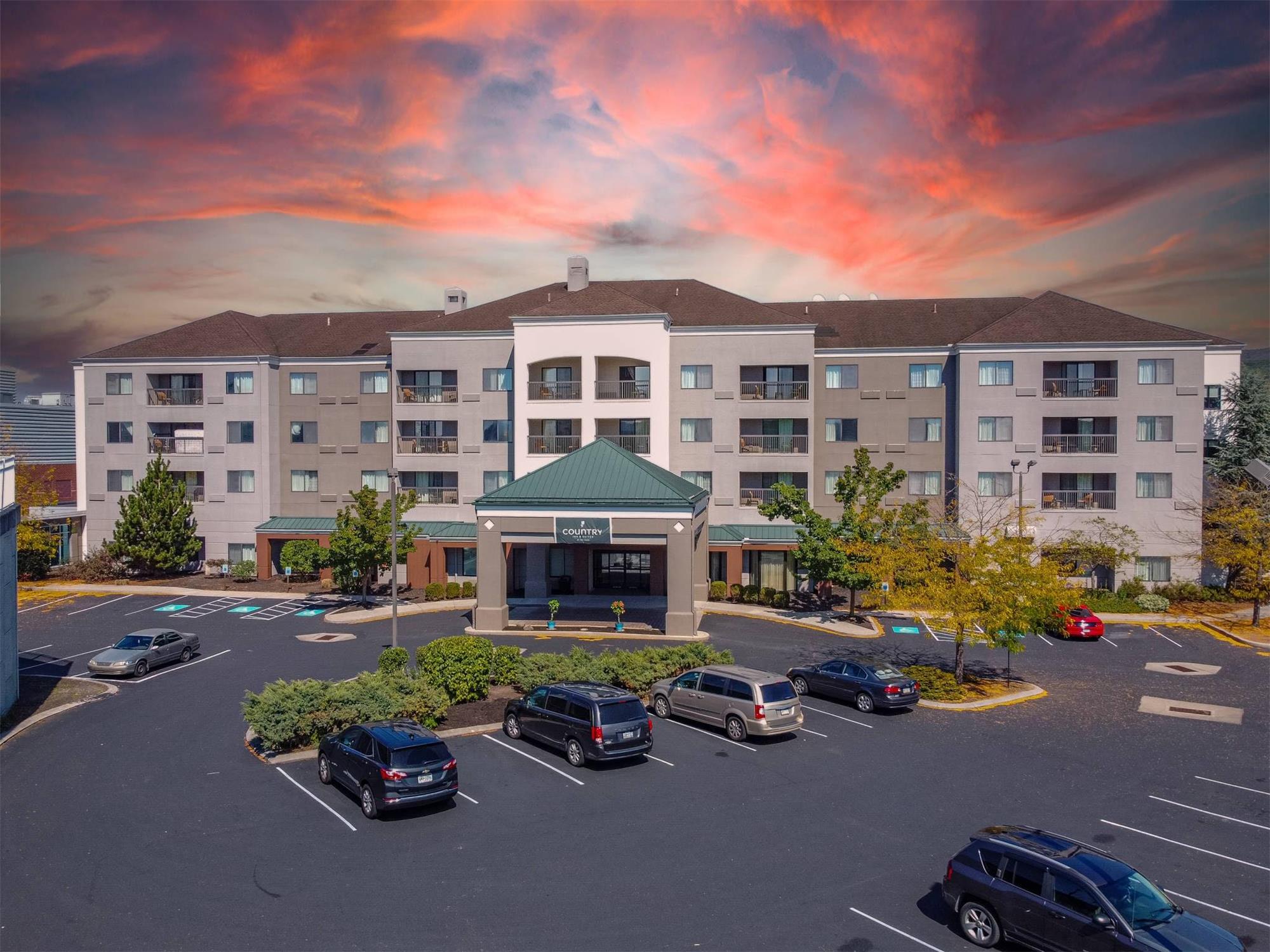 Country Inn & Suites by Radisson, Convention Center 40/44