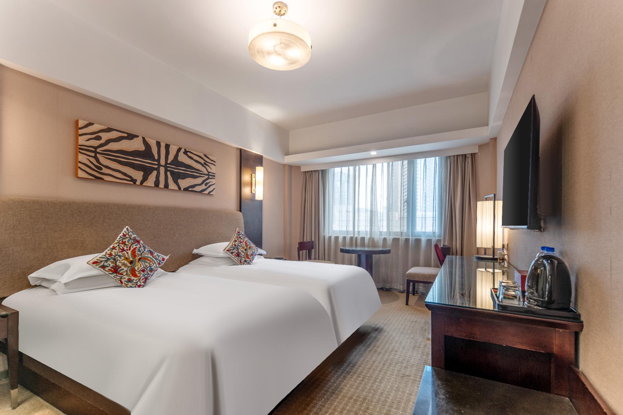 Royal, Suite, Street View, Hot Tub