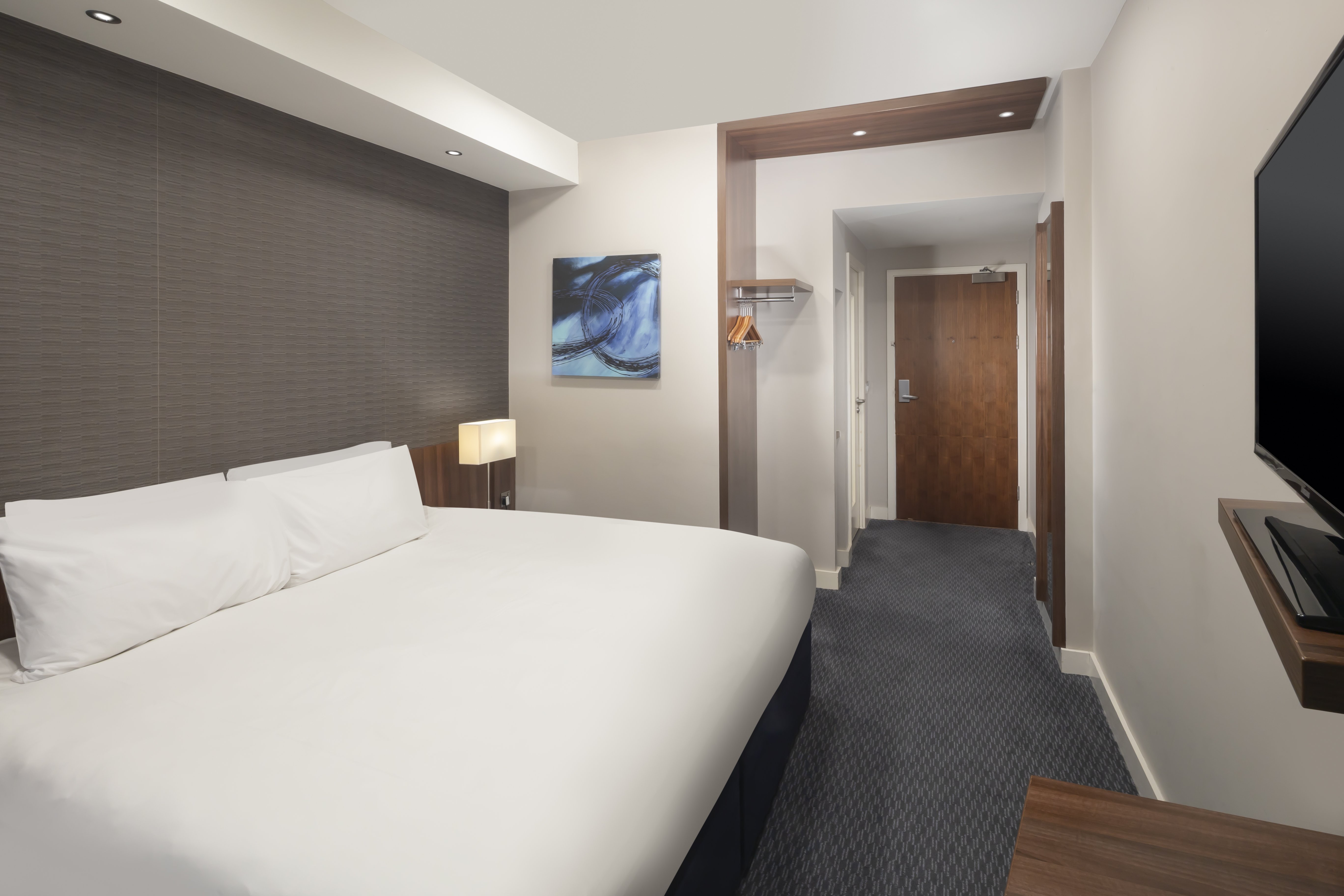 Holiday Inn Express Aberdeen Airport 32/72