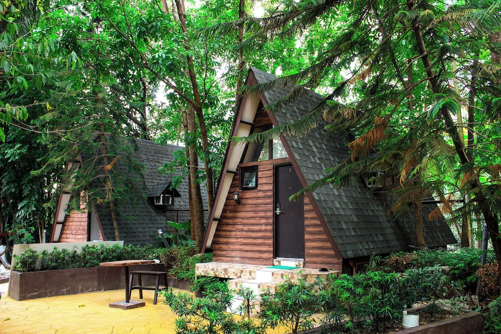 Floating Sanctuary Resort by Cocotel 46/50