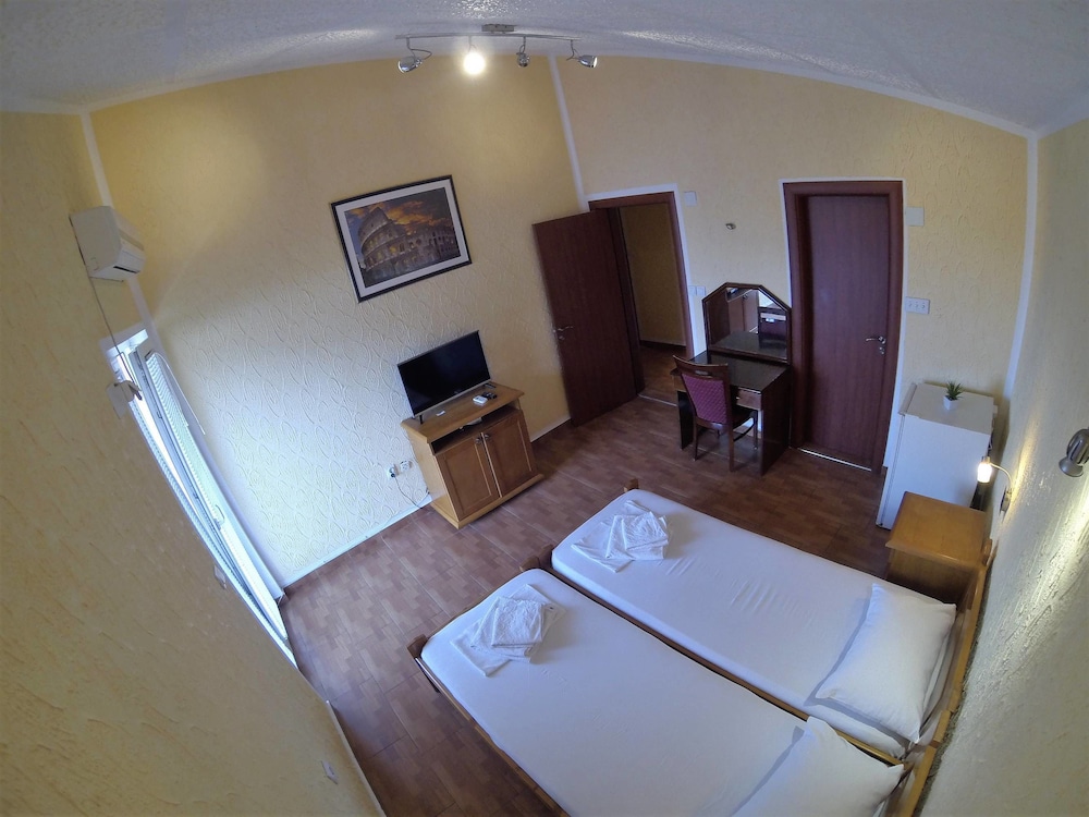 Martinovic Rooms 17/41