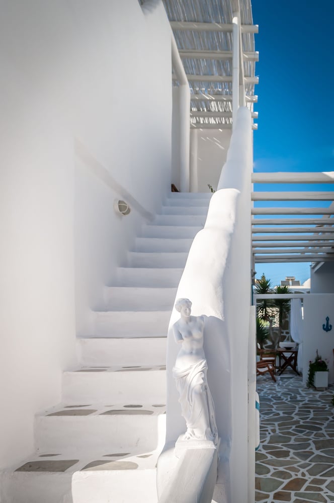 Niki Savvas Studios And Suites 73/73
