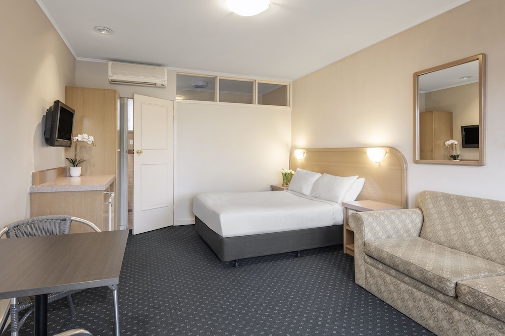 Dorset Gardens Hotel 20/49