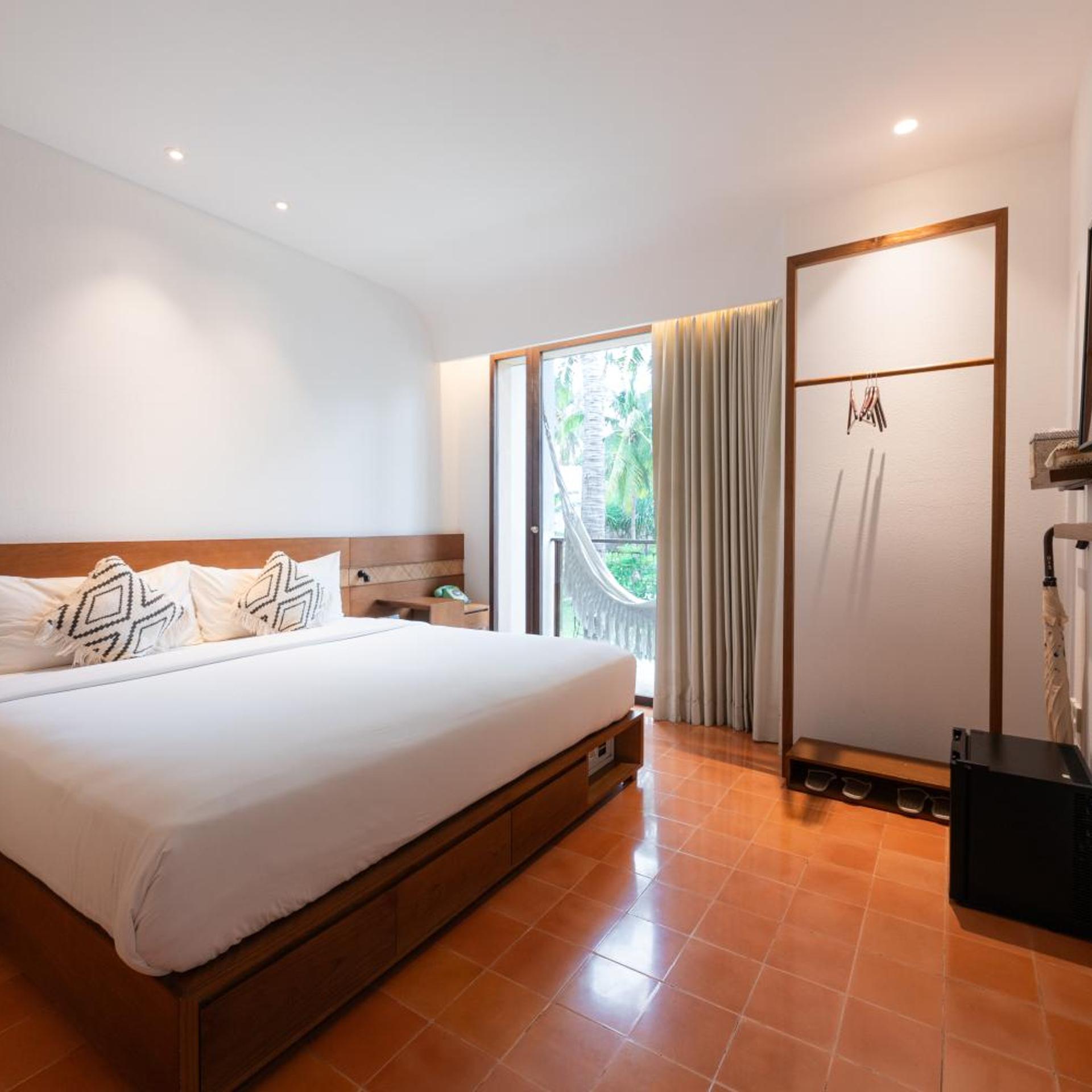 Room, Double Bed, Garden View
