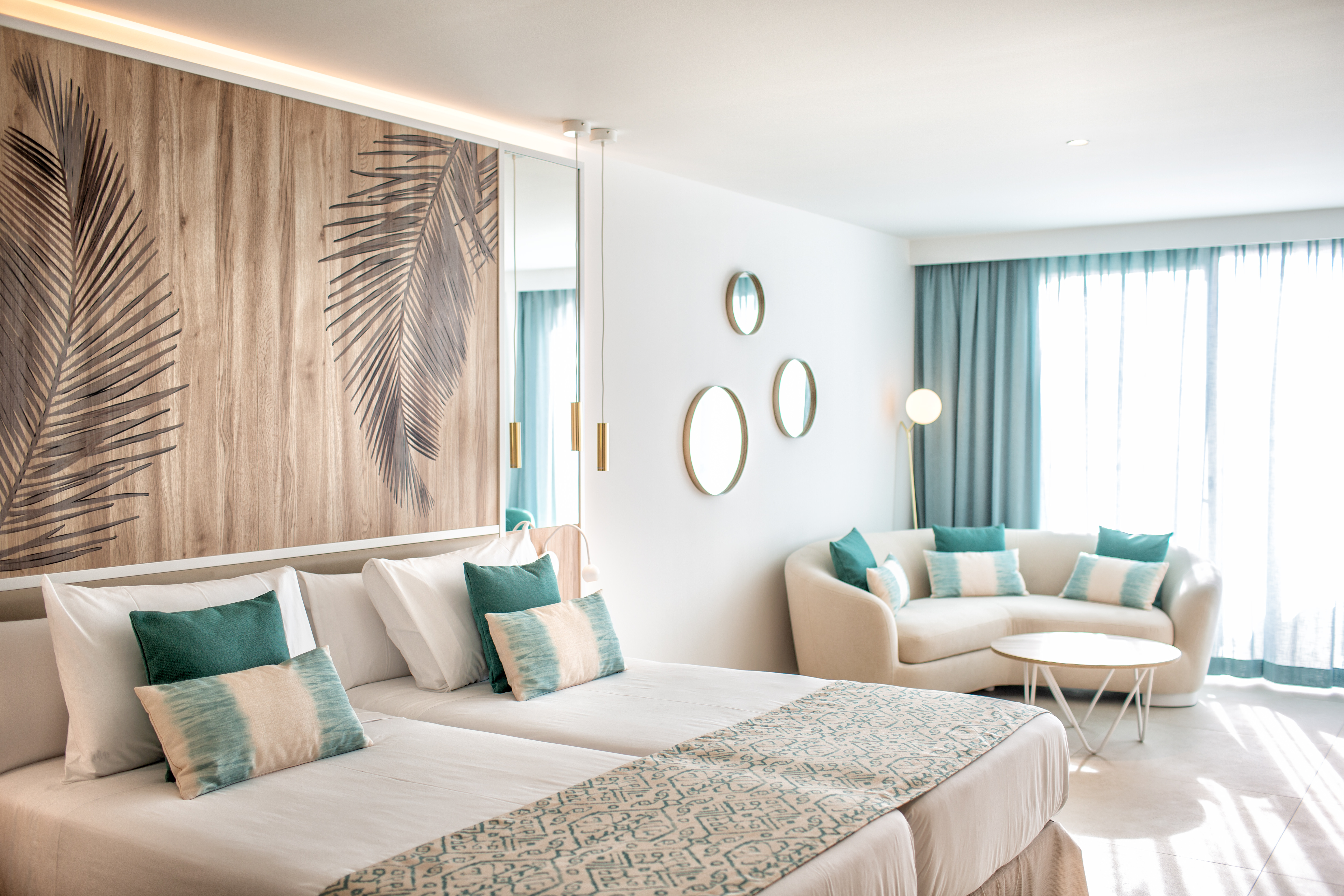 Platinum, Junior Suite, Single, Side Sea View