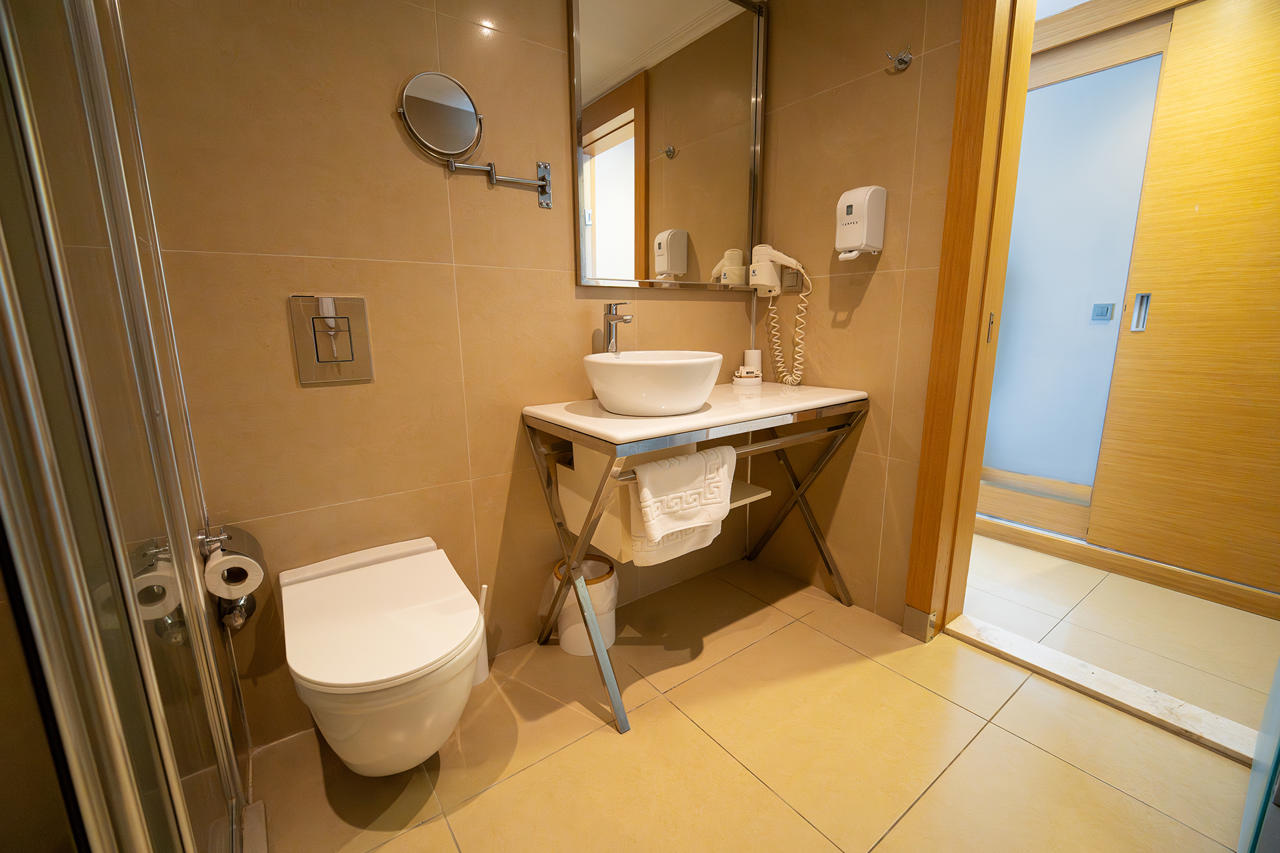 Aurasia Design Hotel 70/70