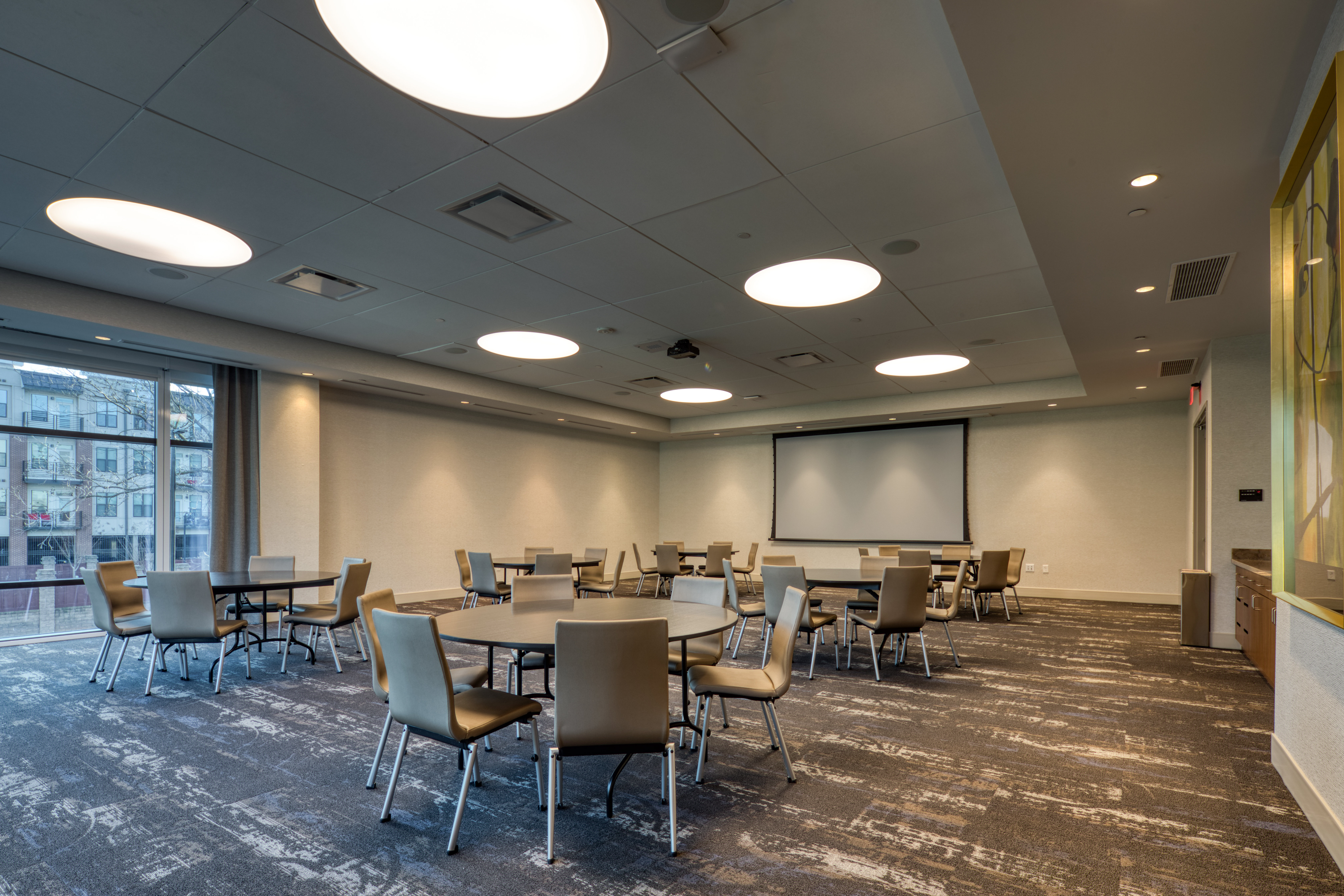 Holiday Inn Express & Suites Charlotte - South End 67/73