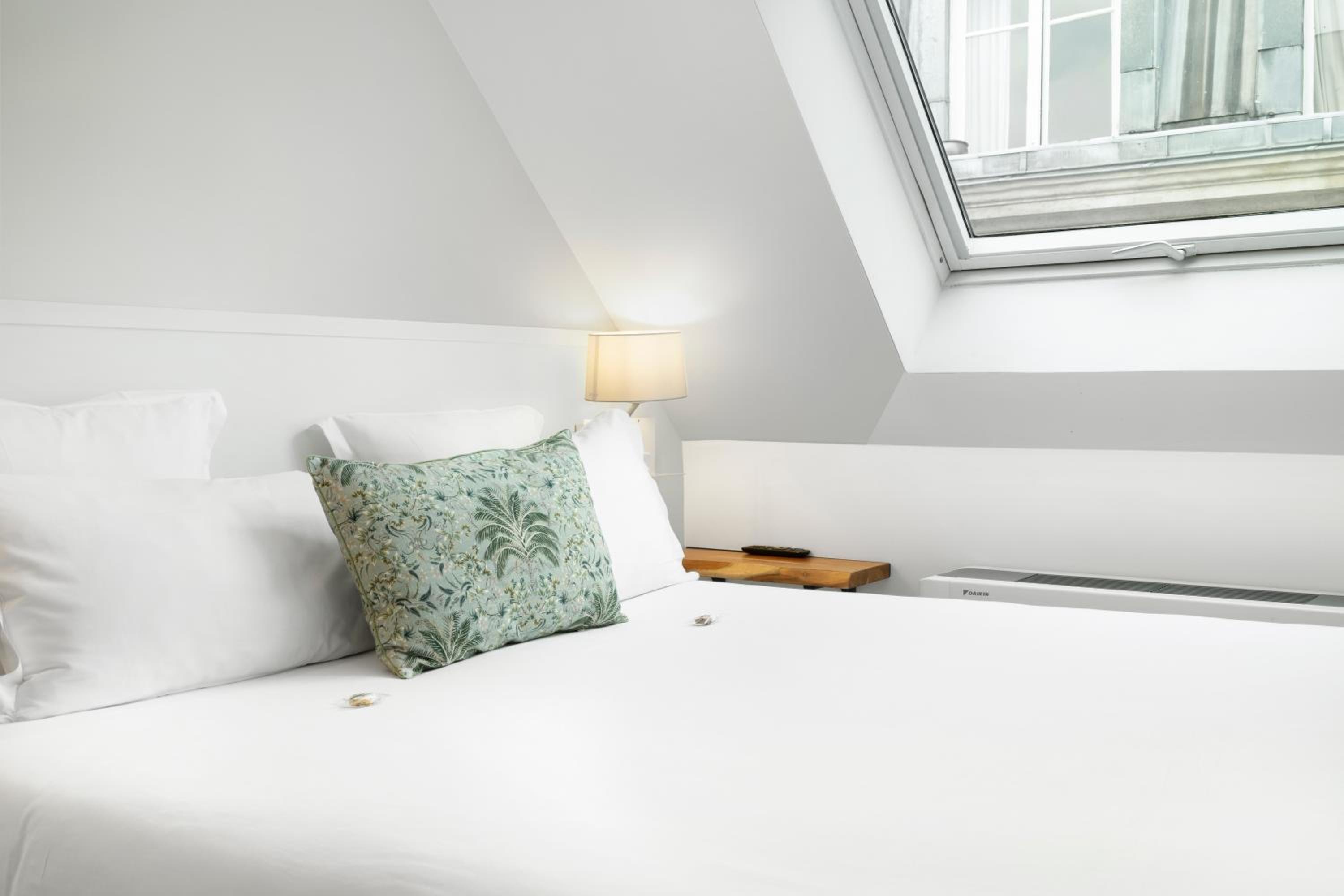 غرفة كومفورت بسرير مزدوج، HOTEL DES CANETTES 4/6