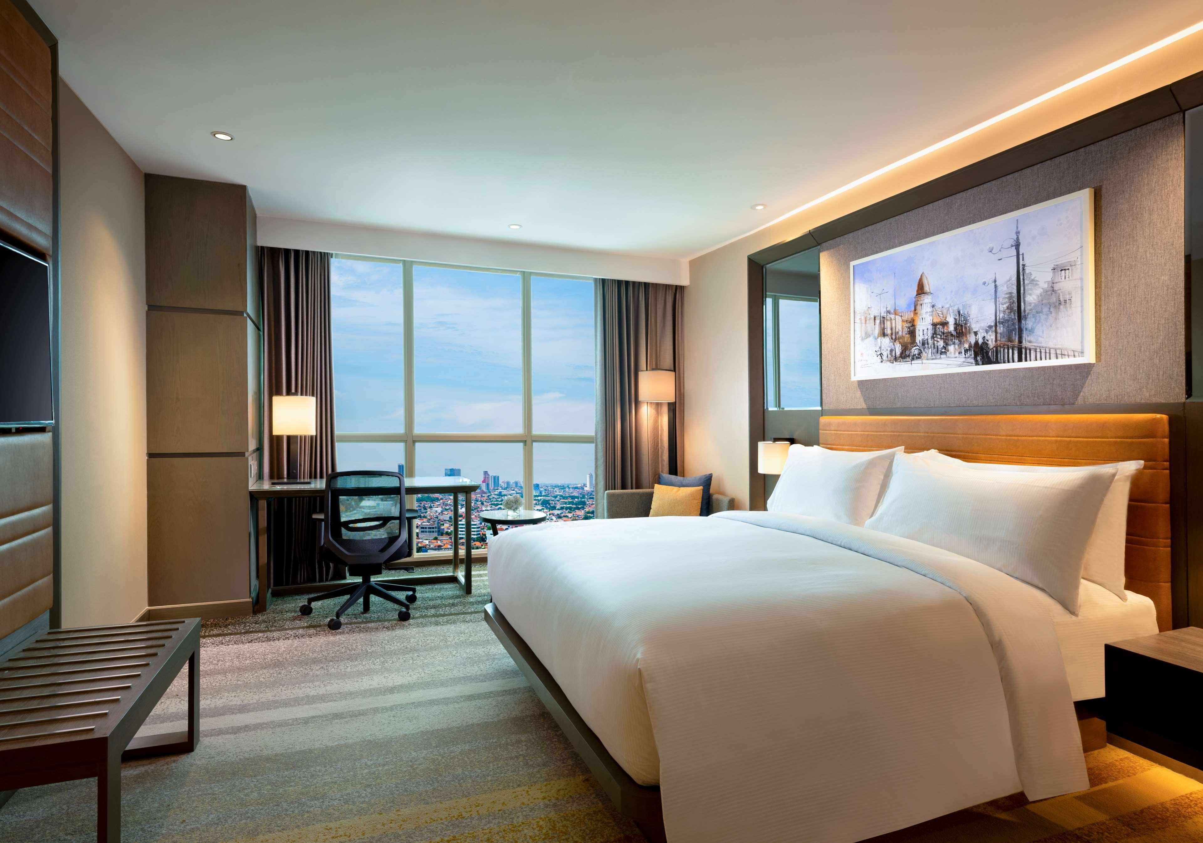 EXECUTIVE, KING BED, LOUNGE ACCESS