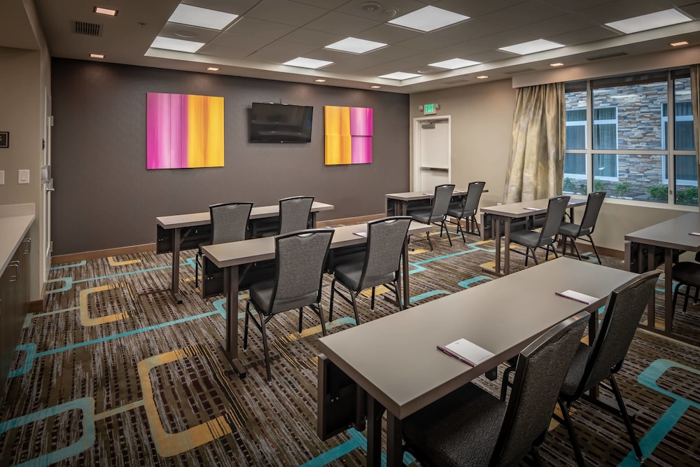 Residence Inn By Marriott Dallas At The Canyon 46/53