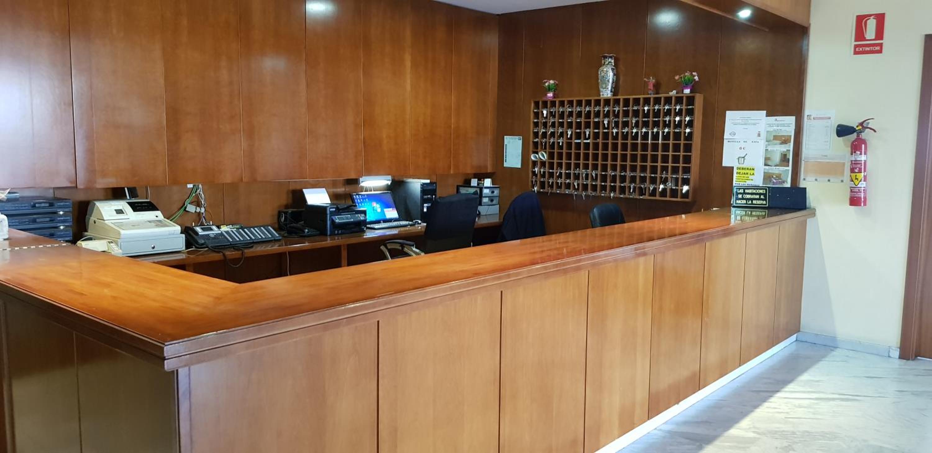 Hotel Reina Isabel 6/58