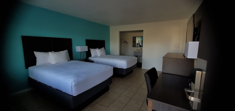 Travelodge by Wyndham Livonia/Canton/Novi Detroit Area 6/22