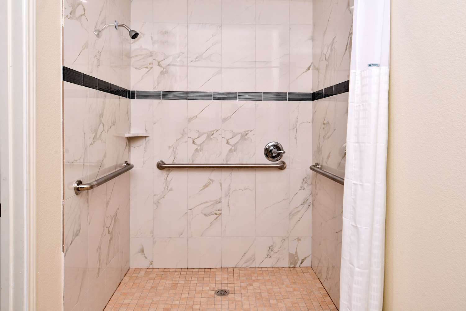 Americas Best Value Inn & Suites Spring Houston N 22/22