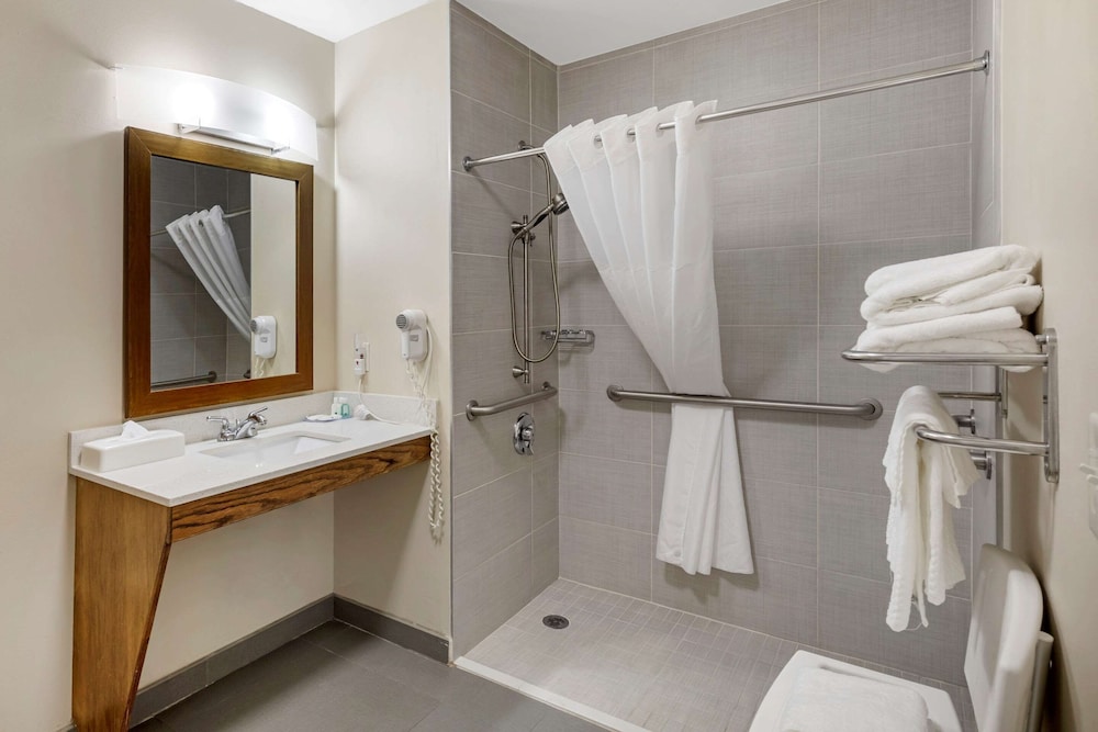 Quality Inn Seneca US-123 18/53
