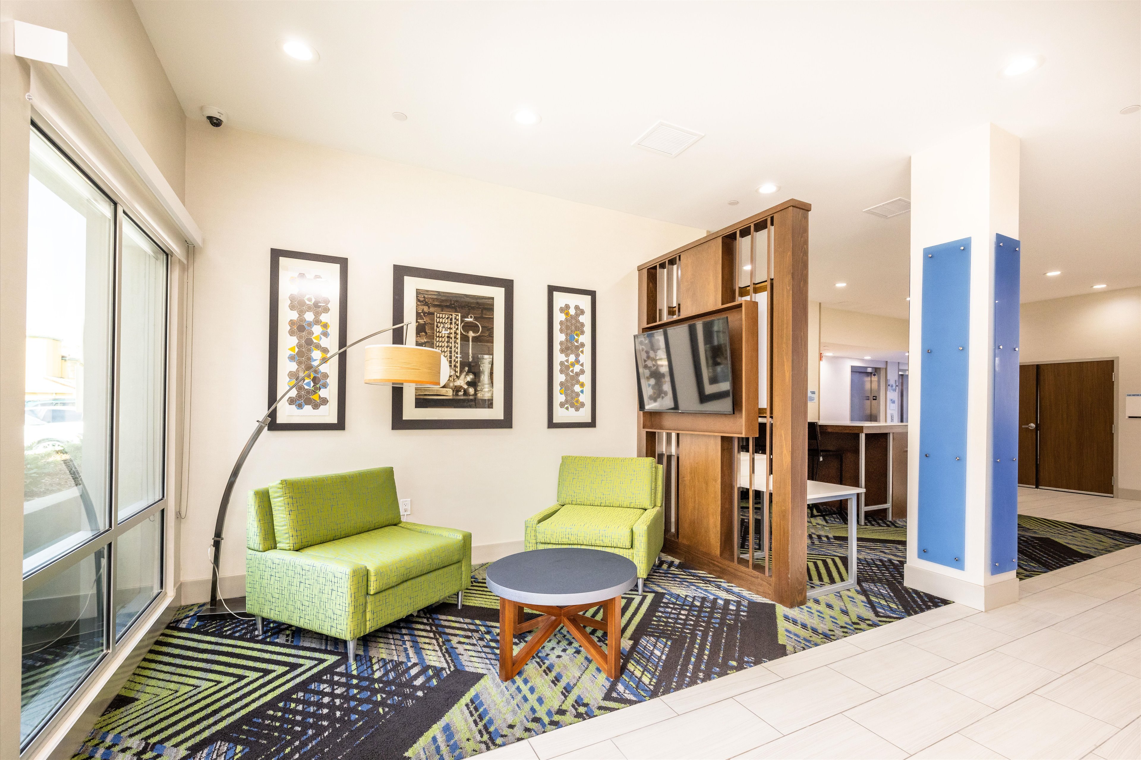 HOLIDAY INN EXPRESS AND SUITES SAN JOSE SILICON VALLEY 34/64