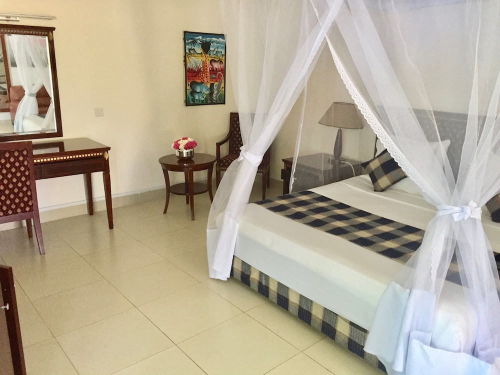 Oceanic Bay Hotel and Resort 9/43