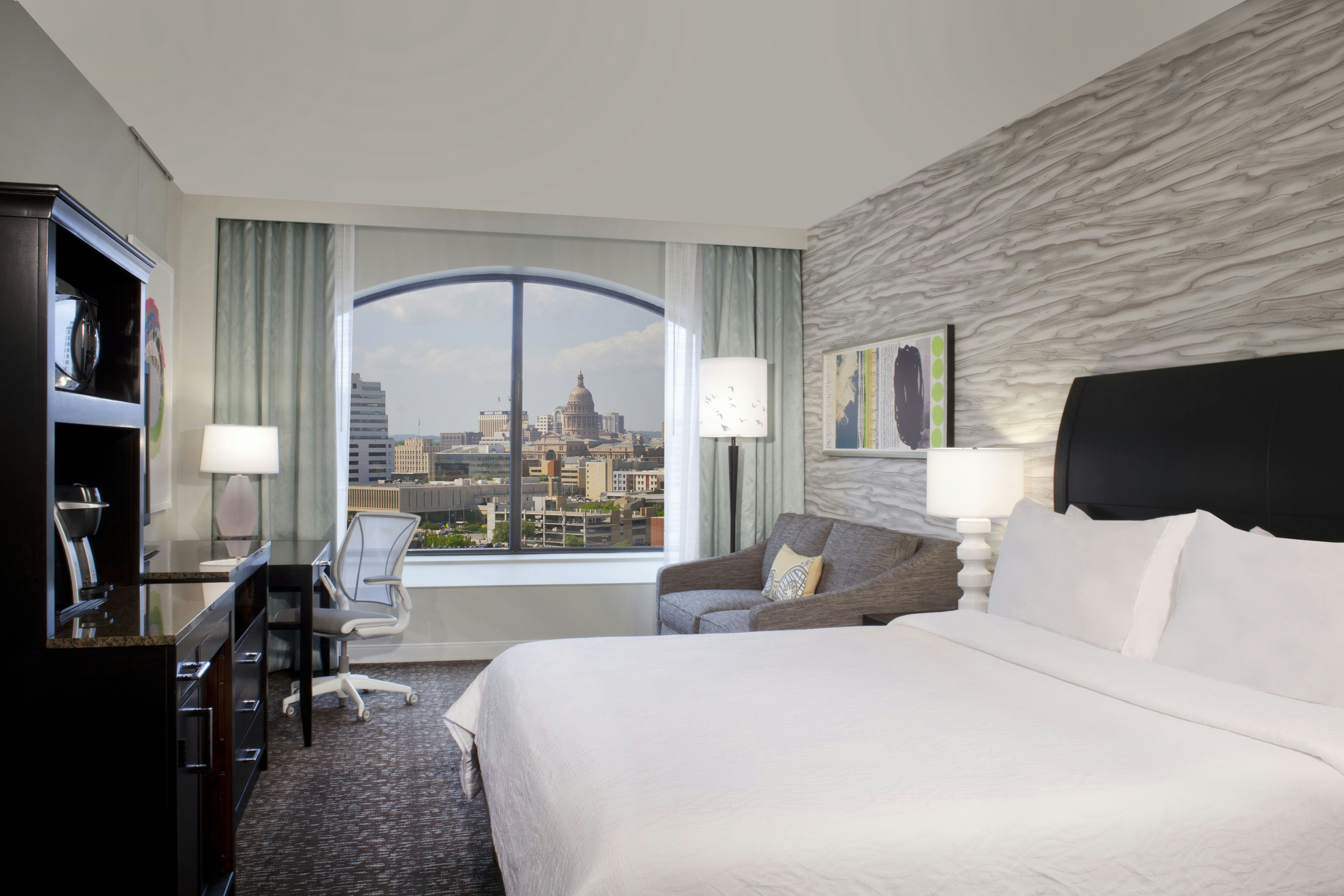 ROOM, KING BED